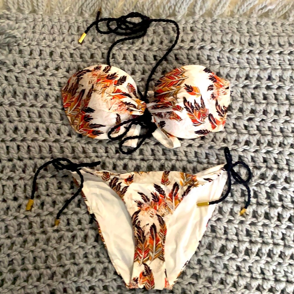 NWT A Che 2 Piece swim suit size M Feathers Apache